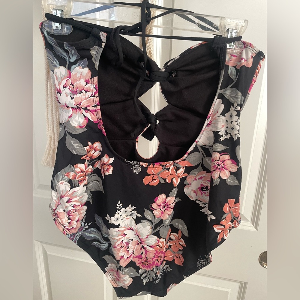 Vintage Time and Tru Swimsuit Black with Floral Design w/ Thin Straps, Halter - Picture 3 of 4